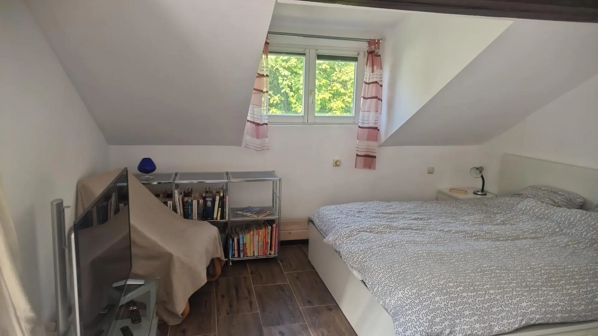 Homestay Wohlfuehloase - Zimmer, Appartment - Im Herzen Starnbergs
